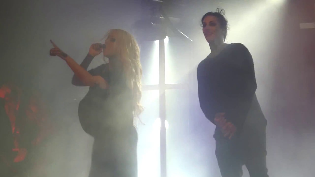 WATCH MARIA BRINK (IN THIS MOMENT) AND CHRIS MOTIONLESS (MOTIONLESS IN WHITE) PERFORM A NEW ITM