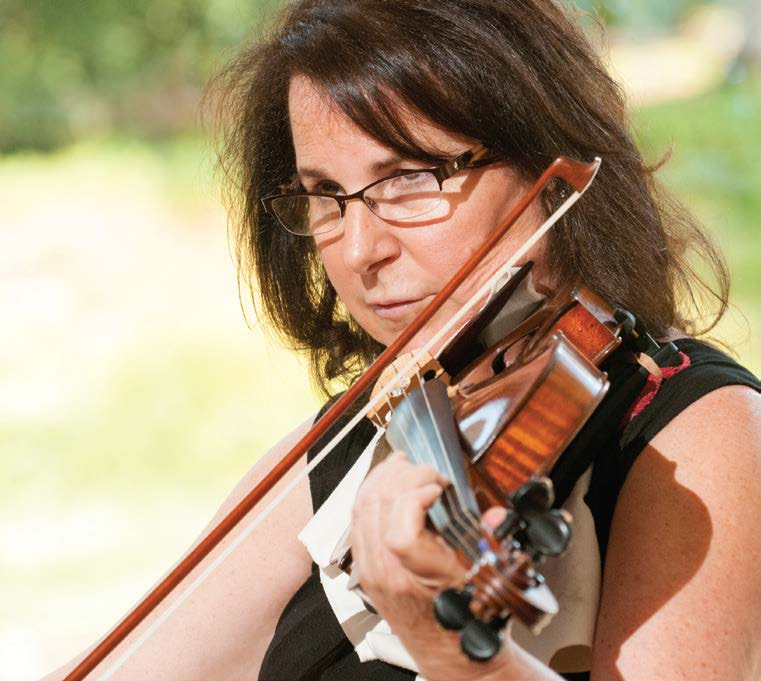 Ruth Kahn