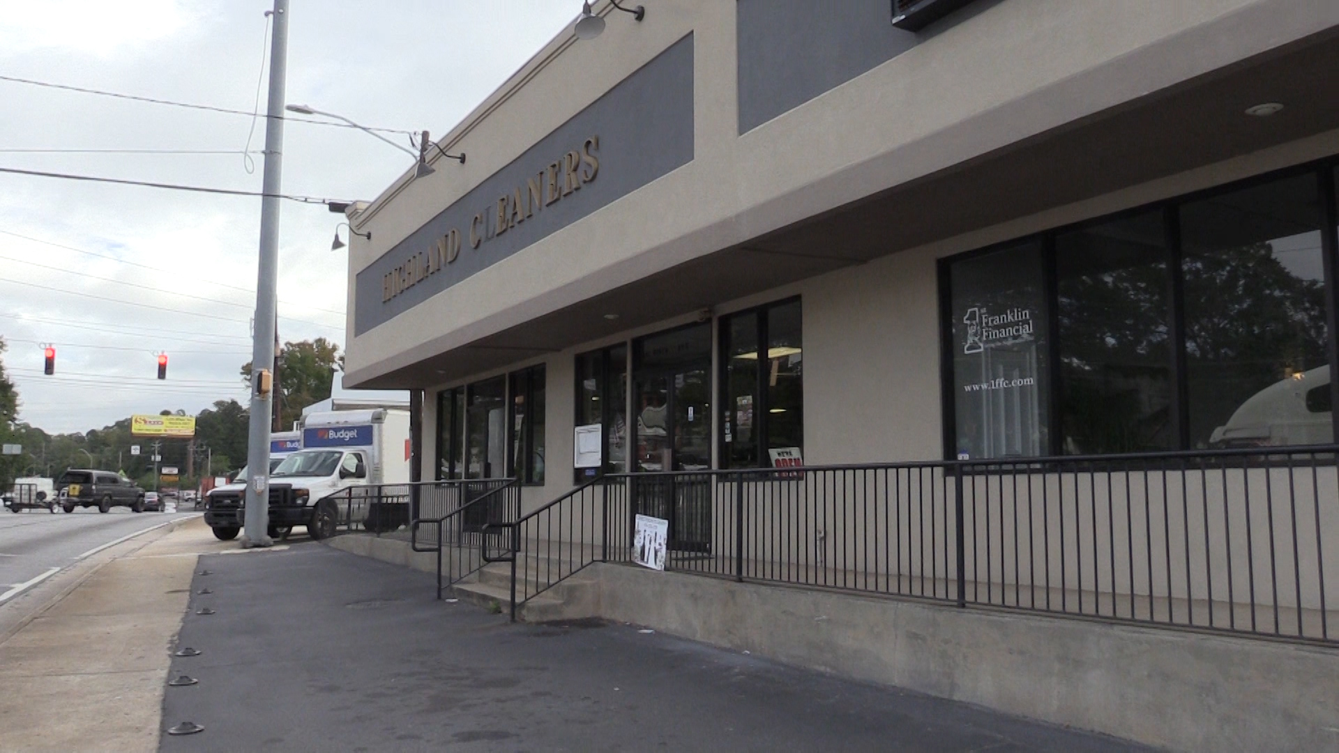 Man with handgun robs Macon dry cleaners 41NBC News WMGTDT