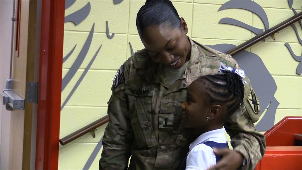Deployed Soldier Surprises Daughter At School 41nbc News Wmgt Dt 1048