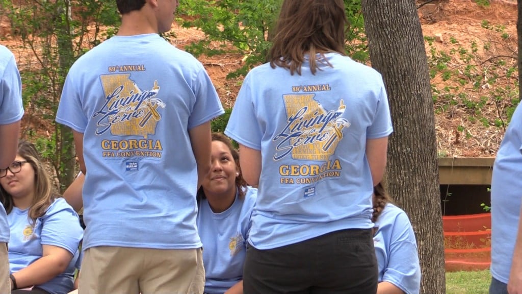 The Future Farmers of America helped clean up Macon-Bibb Thursday.