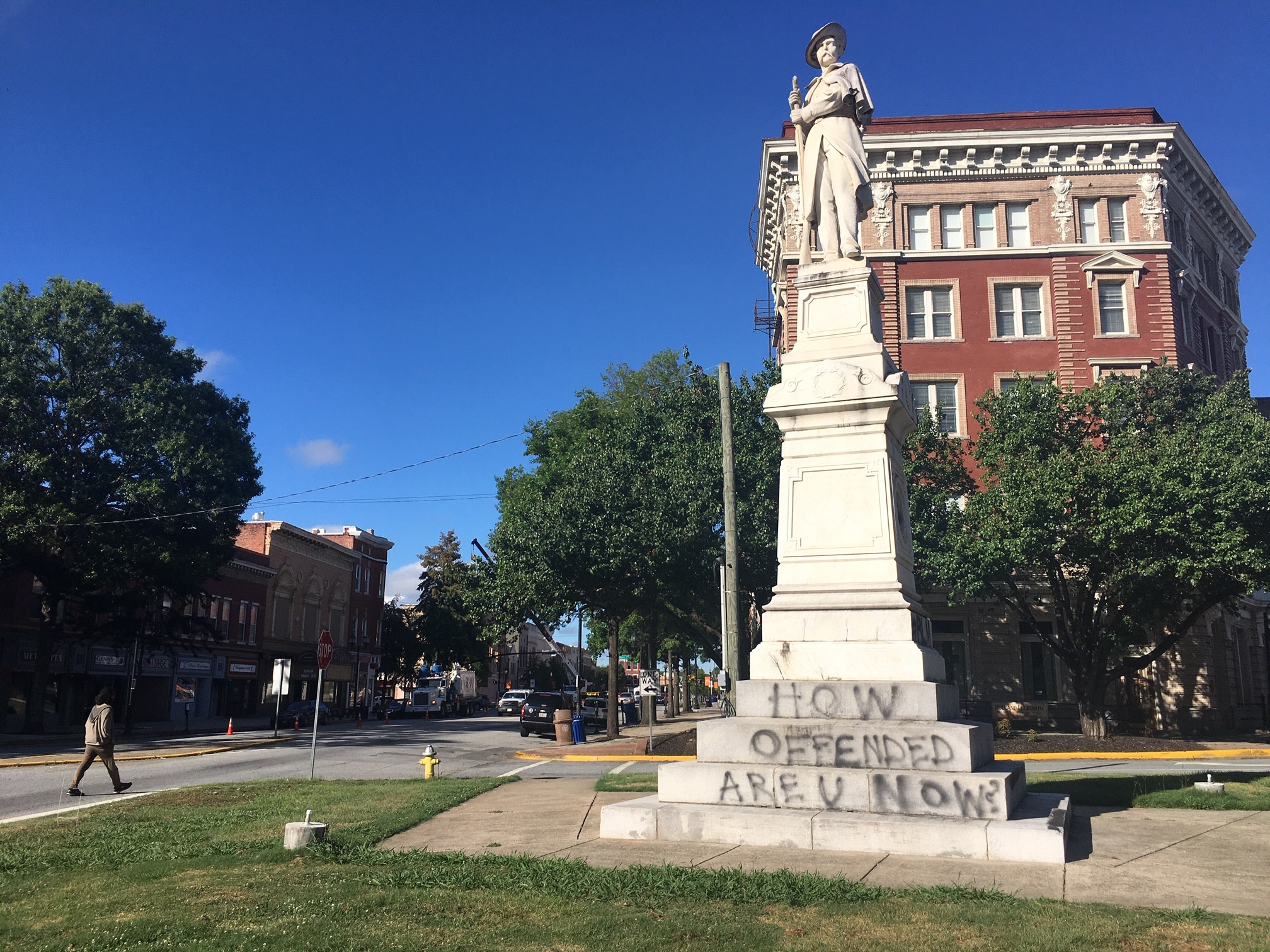 Vandals deface Confederate statue in downtown Macon - 41NBC News | WMGT-DT