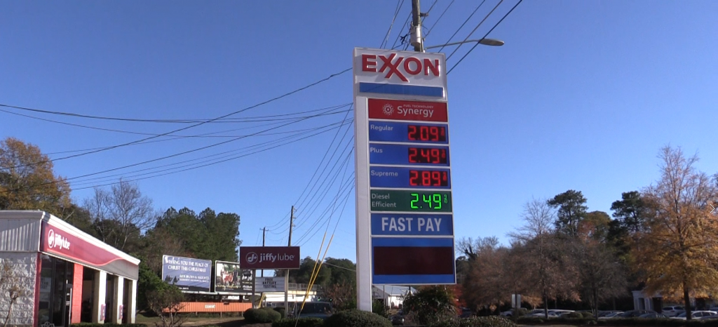 Photo of the Exxon on Forsyth.
