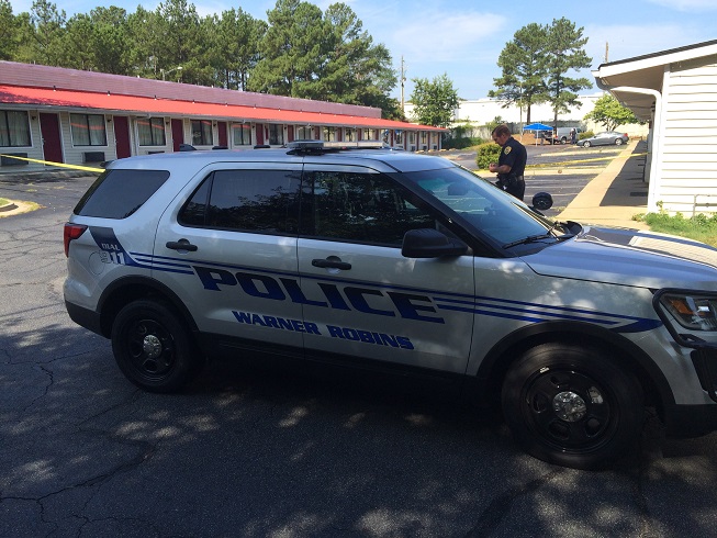 Warner Robins Police investigating shooting.