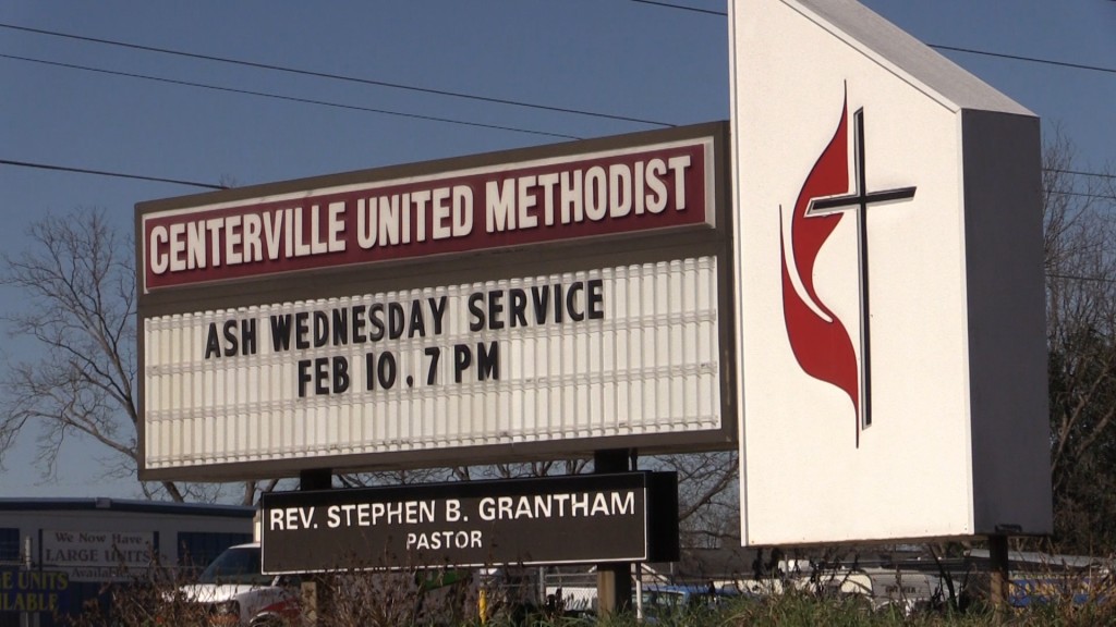 Centerville United Methodist Church collects women's purses to help the needy.