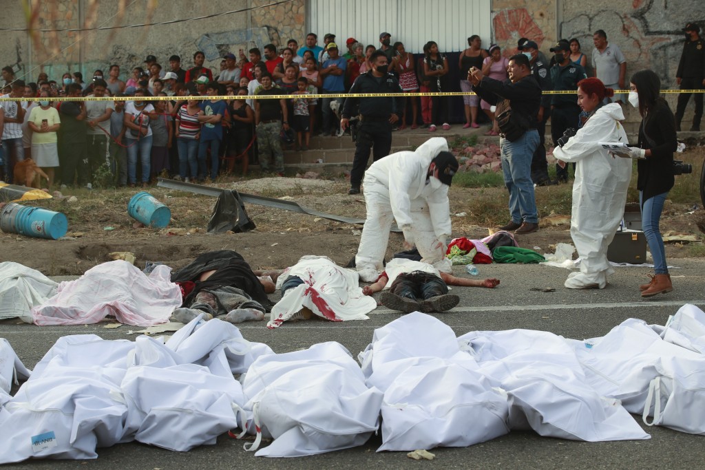 Aptopix Mexico Migrants Crash