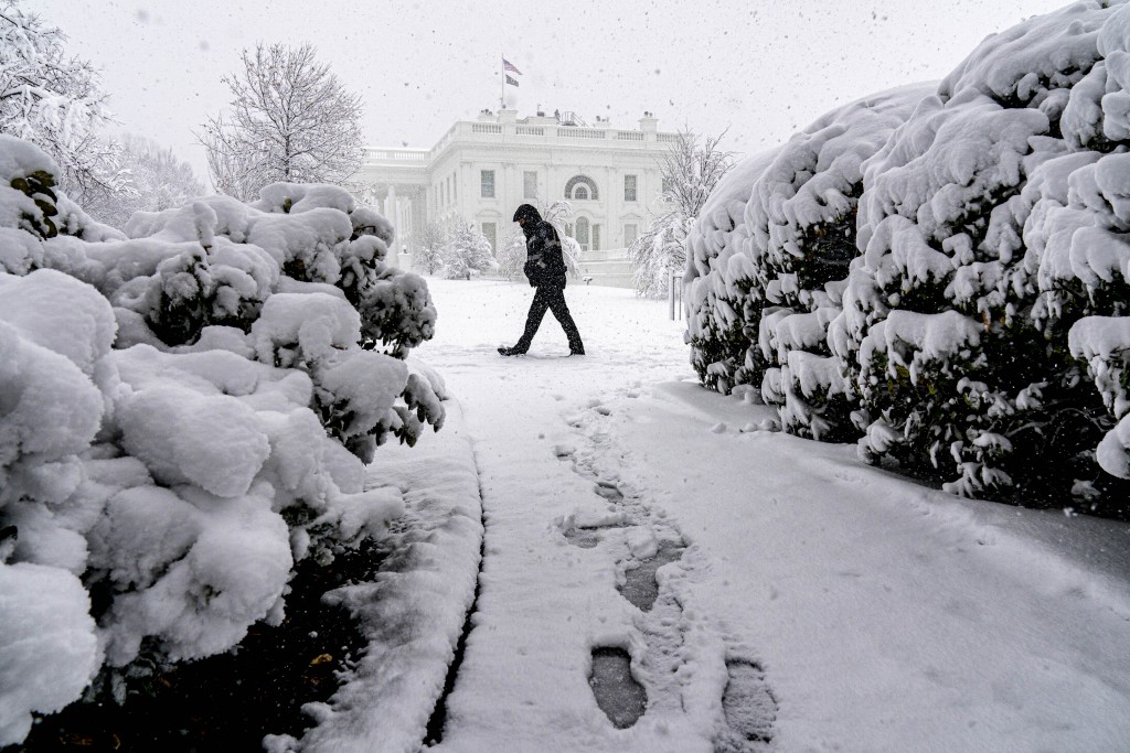 Aptopix White House Winter Weather