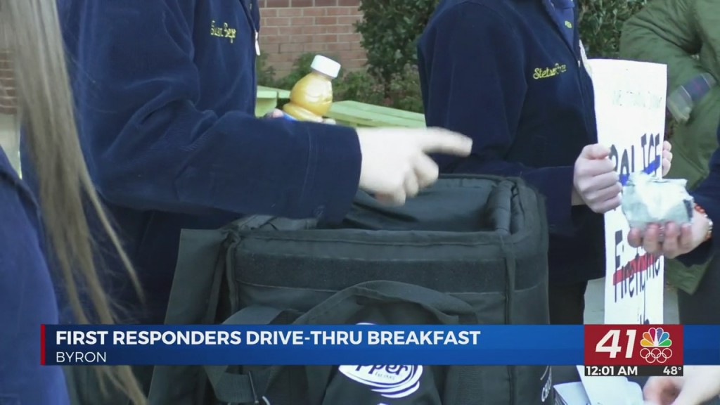 Ffa Students Serve Breakfast To First Responders