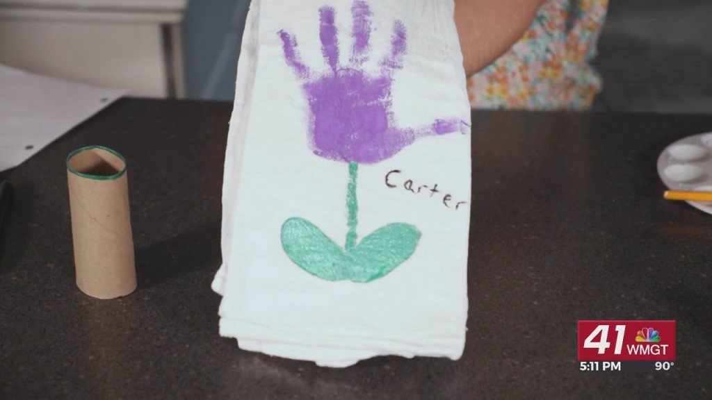 Mom To Mom: Handprint Tulip Towels