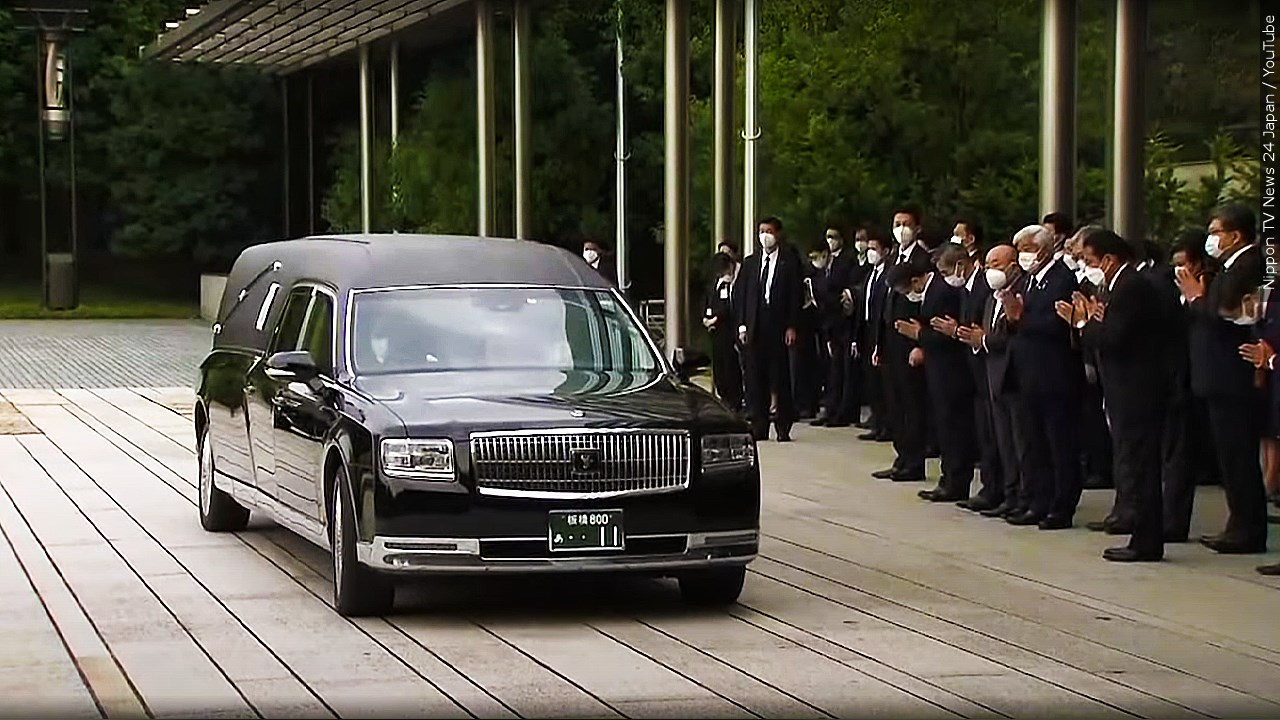 Japanese say final goodbye to assassinated former leader Abe