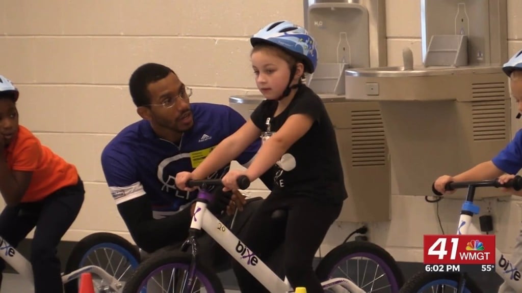 Midway Hills Elementary Hosts Bike Program For Kindergarten Students