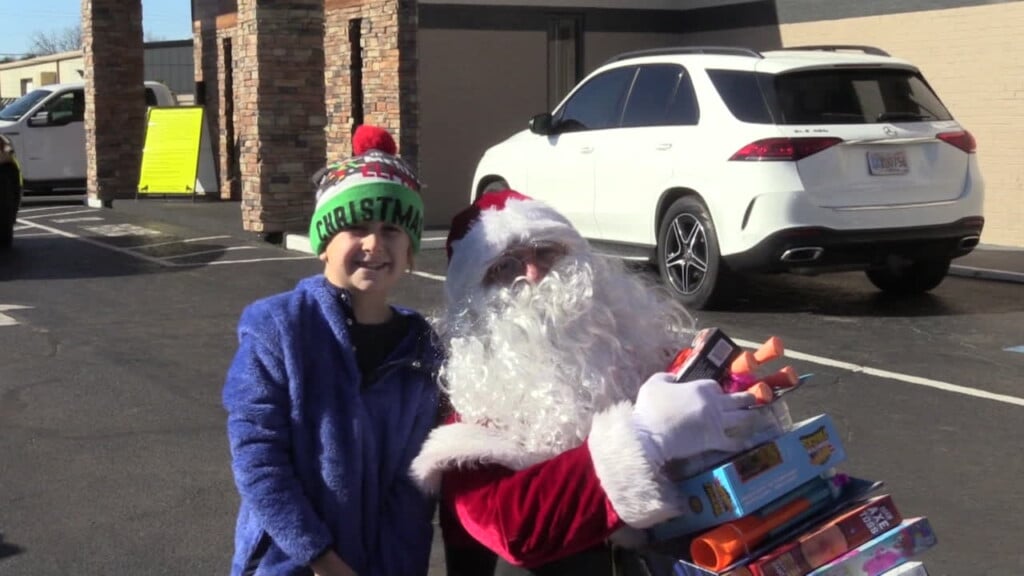 Southern Santa Visits Families In Houston County
