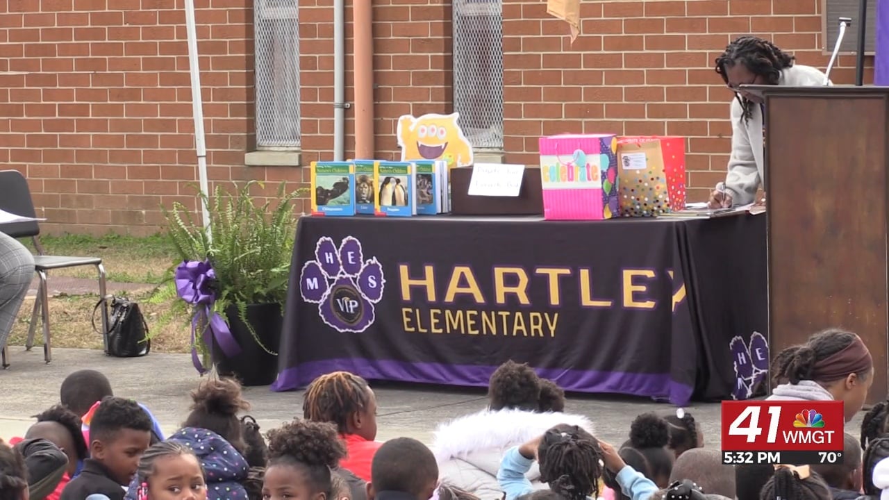 Hartley Elementary School offering free library books for students