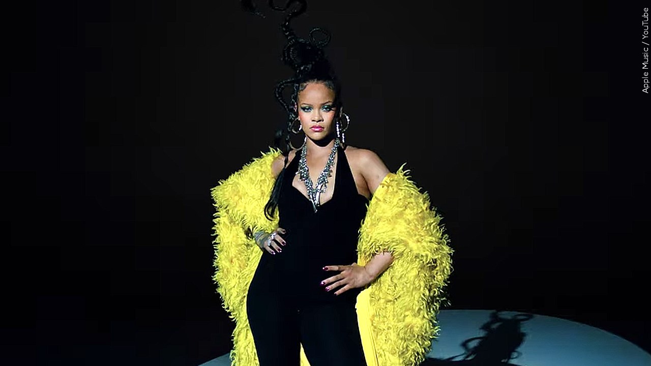 Rihanna Performing at 2023 Super Bowl Halftime Show - VVIP