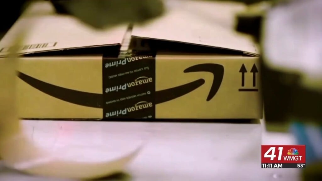 Tech Report: Amazon Cutting Thousands Of Jobs