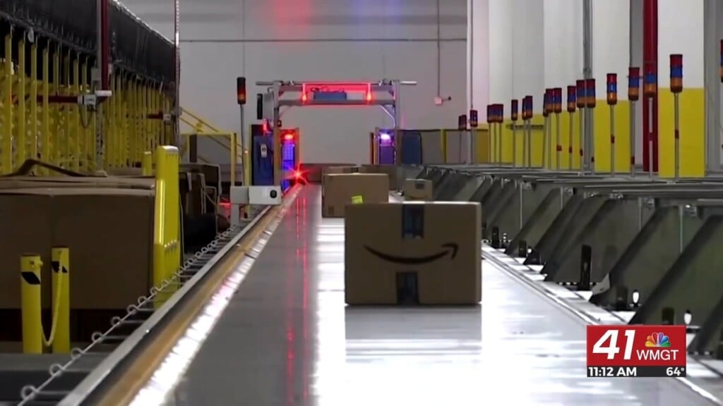 Tech Report: Amazon Is Closing In On Walmart
