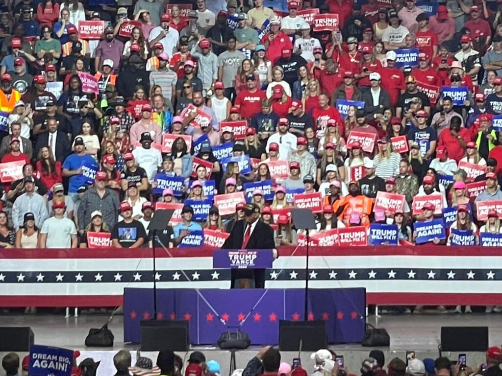 Trump On Stage Macon
