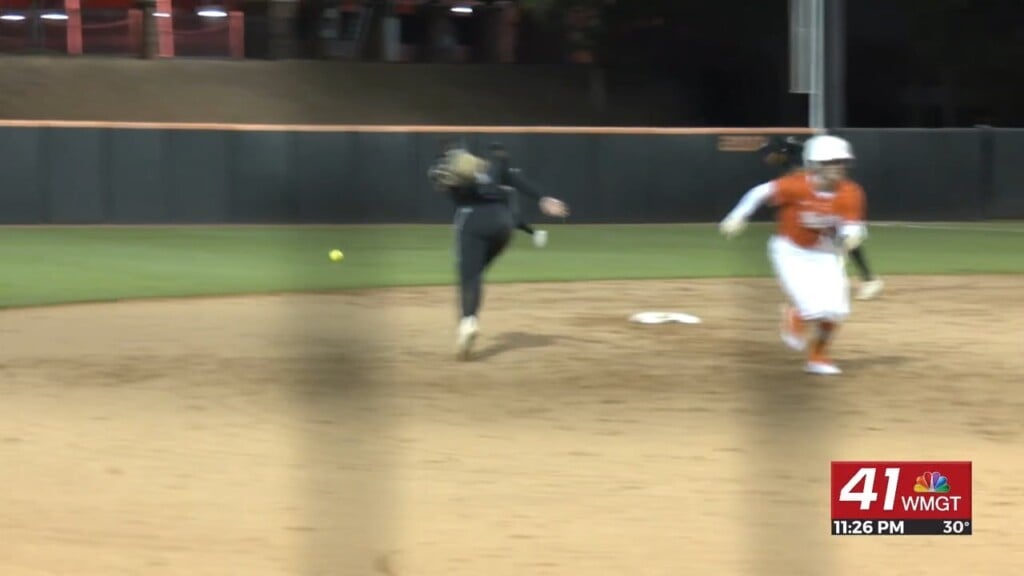 Mercer Kicks Off The Softball Invitational With A 17 0 Victory