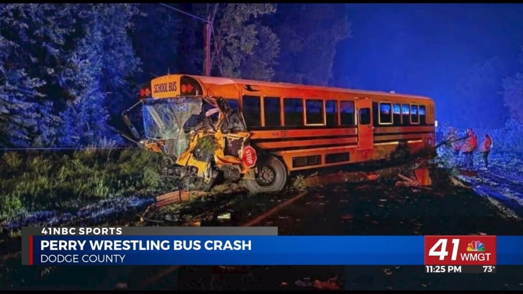 Perry High School Wrestling Team Involved In Bus Crash In Dodge County