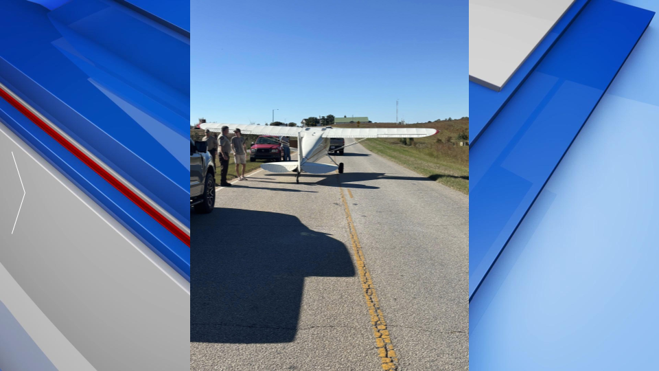 Waco Small Plane Landing Gfx