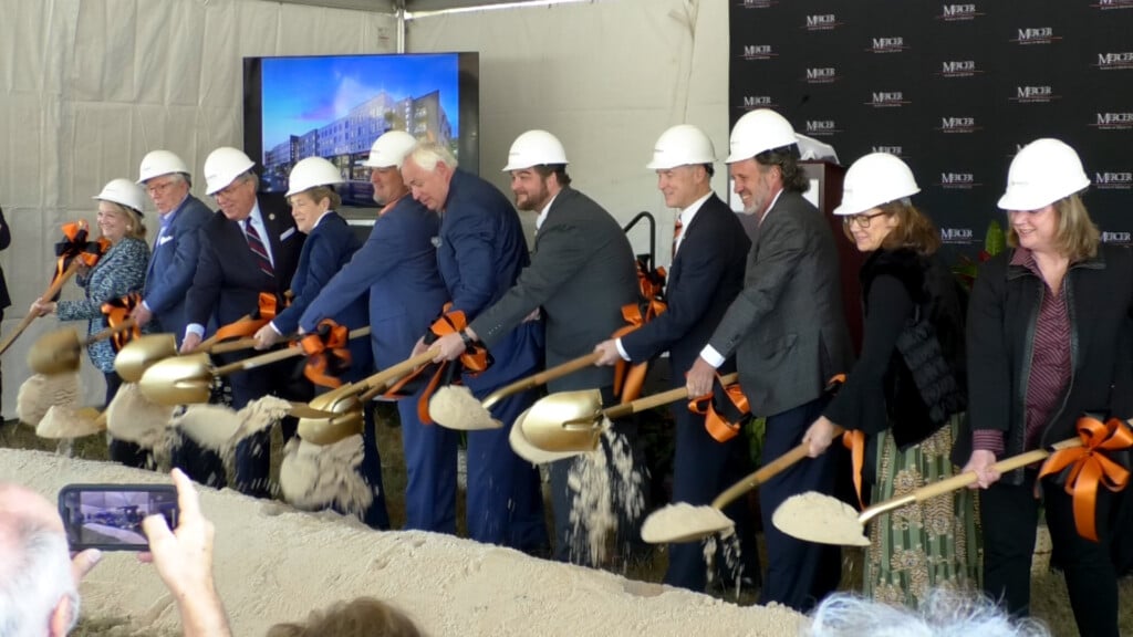 Pkg00 00 05 05still001