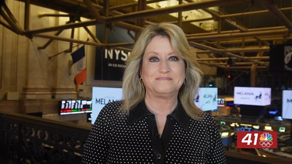 Morning Business Report: Home Deals Fall Through, Market Hits Record High