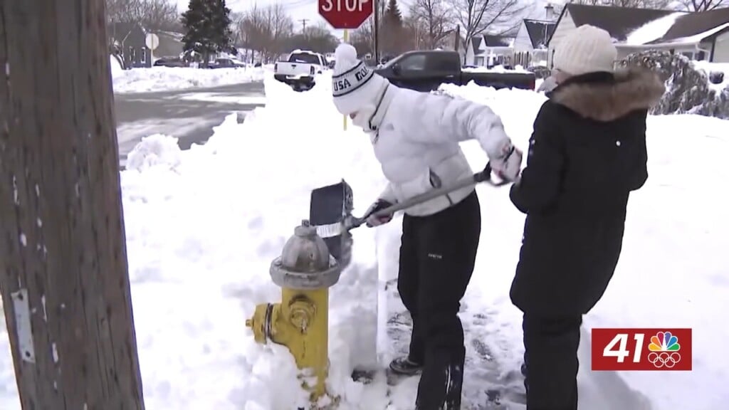 Bomb Cyclone Blizzard Leaves Thousands Without Power, Cancels 10,000 Flights In Northeast