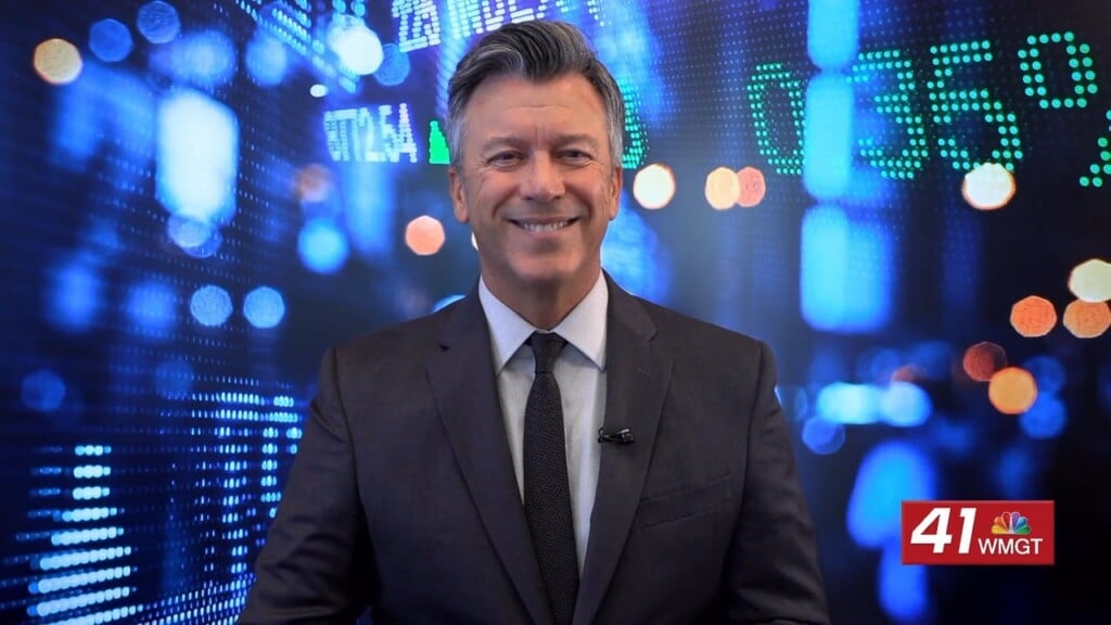 Morning Business Report: Stocks Pull Back As Oil Rises, Tech Moves And Consumer Trends Shape Markets