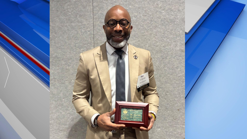 Dr. Dan Sims, superintendent of Bibb County Schools, receives statewide award