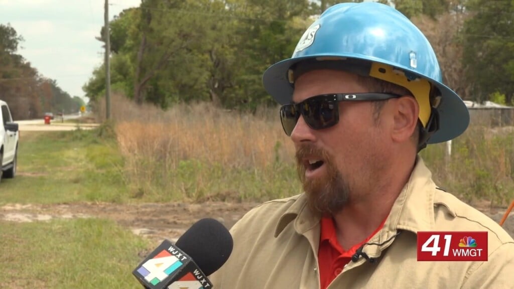 Residents Return Home As Wildfire Concerns Continue Along Highway 110 West
