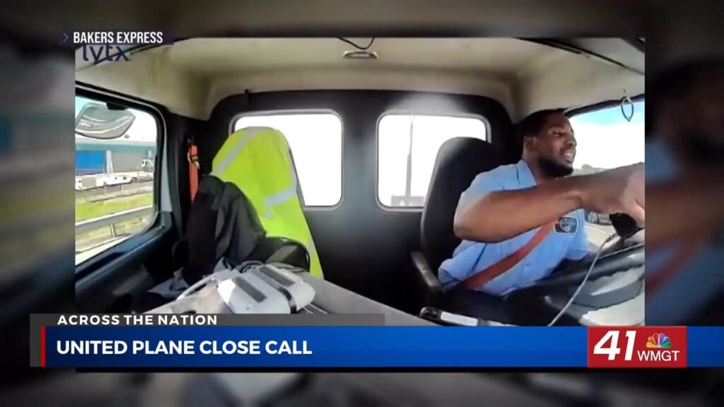 Dashcam Video Shows United Plane Clipping Light Pole Near Newark Airport