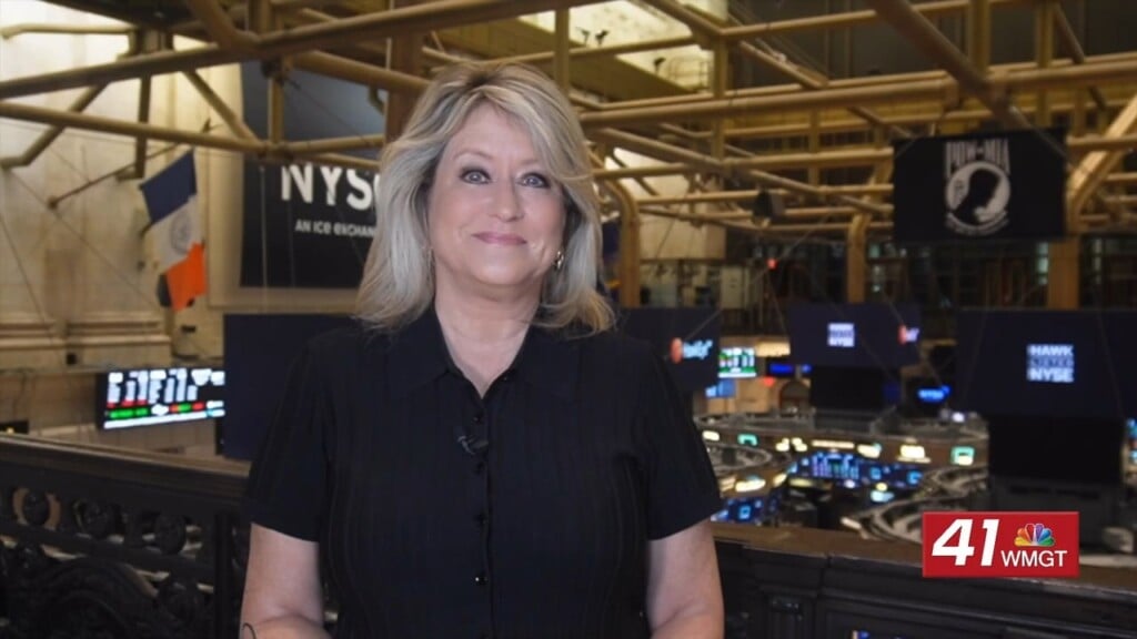 Morning Business Report: Stocks Rise On Iran Deal Optimism As Americans Plan Relaxed Summer