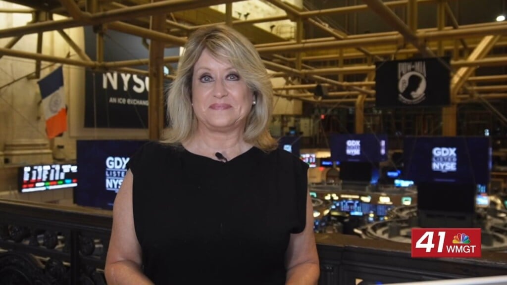 Tech Report: Gm Cuts Jobs As Robots Expand Role In Manufacturing