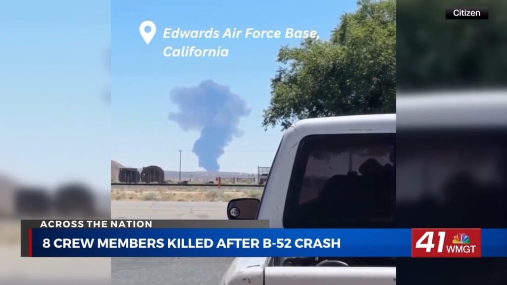 Eight Killed In B 52 Crash Near Edwards Air Force Base