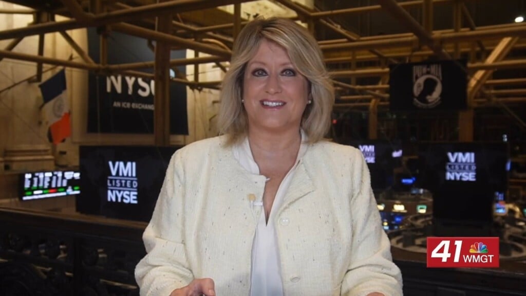Morning Business Report: More Moms Work Full Time As Spacex Climbs Past Amazon In Value