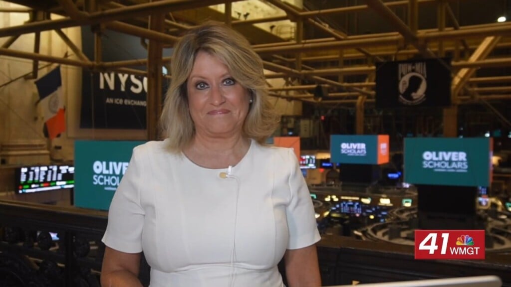 Morning Business Report: Tariffs, Mortgage Rates And Stocks