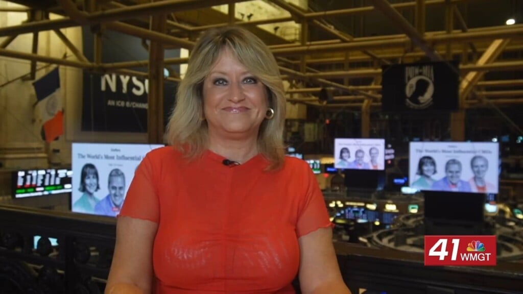 Morning Business Report: Stocks Rise, Oil Falls As Trump Announces New Iran Talks