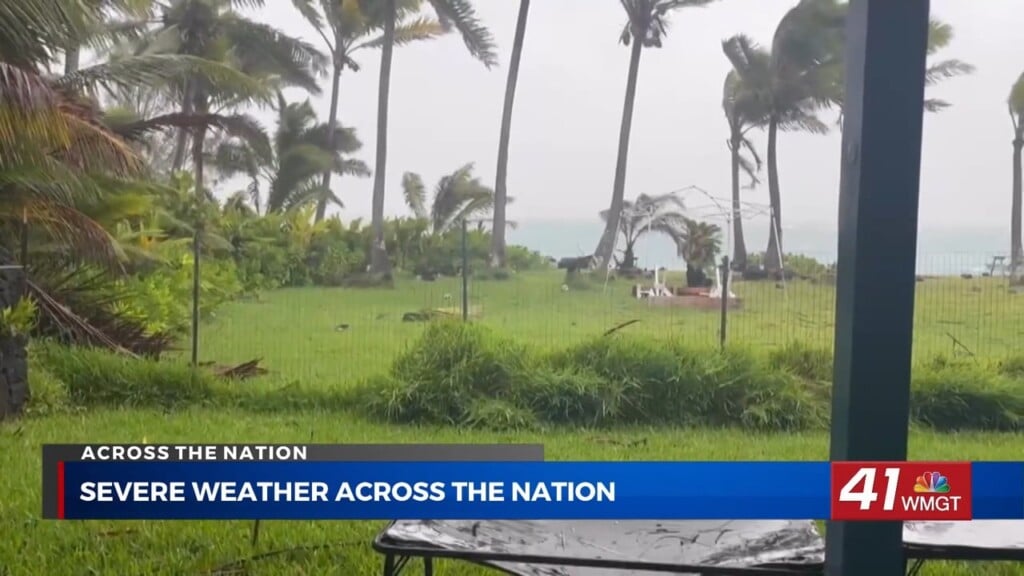 Hurricane Lala Flooding Traps Thousands After Hawaii Highway Collapse