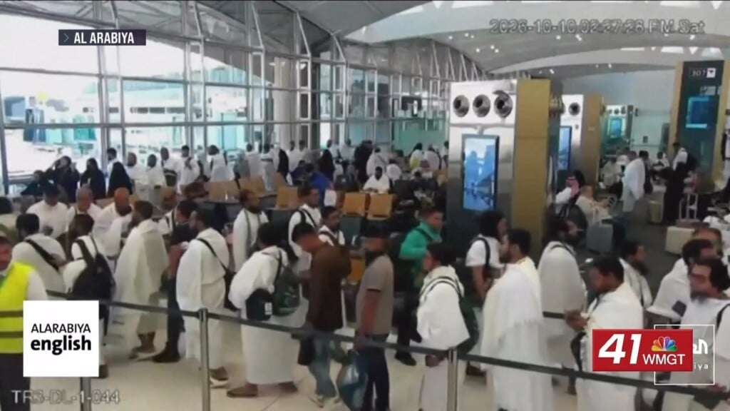 Trump Considers New Strikes Against Houthi Militants After Deadly Saudi Airport Attacks