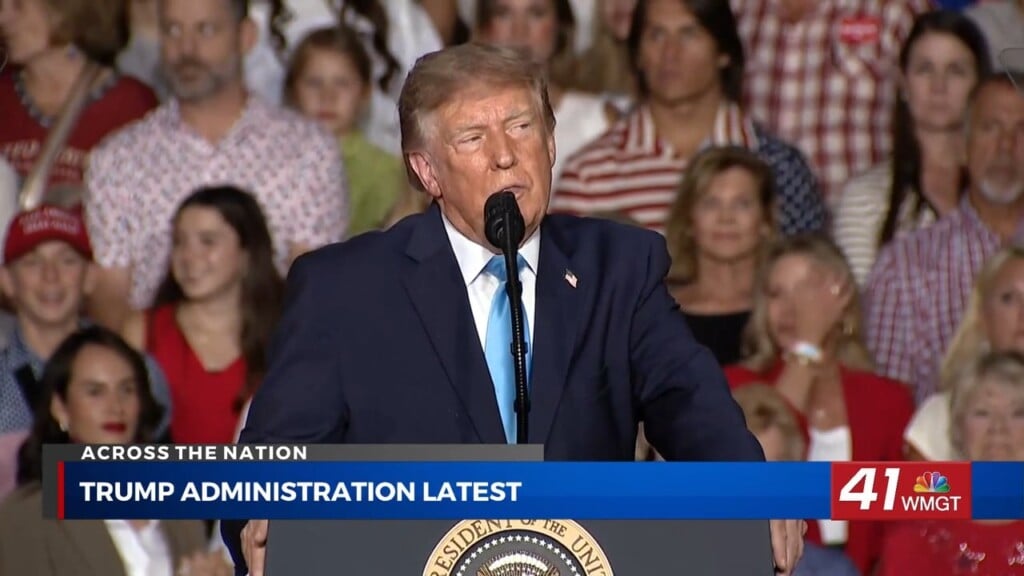 Trump Campaigns In Nebraska, Repeats $5,000 Payment Promise Ahead Of Midterms