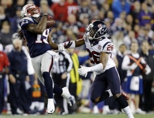 Patriots' Stallworth out for season with ankle injury