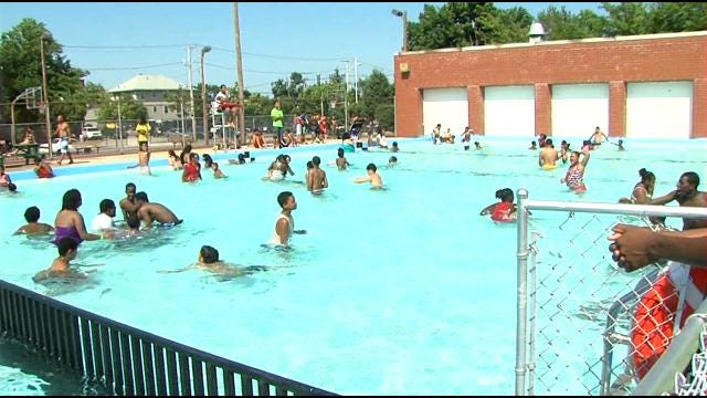 VIDEO NOW: Davey Lopes Recreation Center pool reopens after