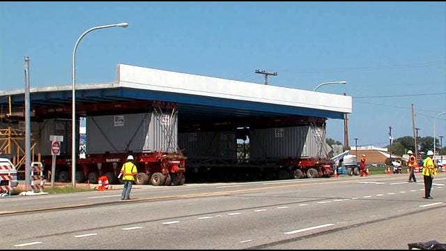 Barton Bridge moves into place