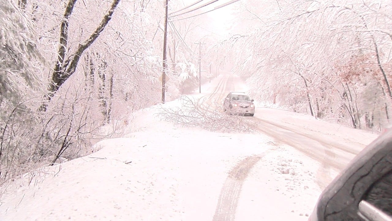 Snow impacts Rhode Island roads, businesses
