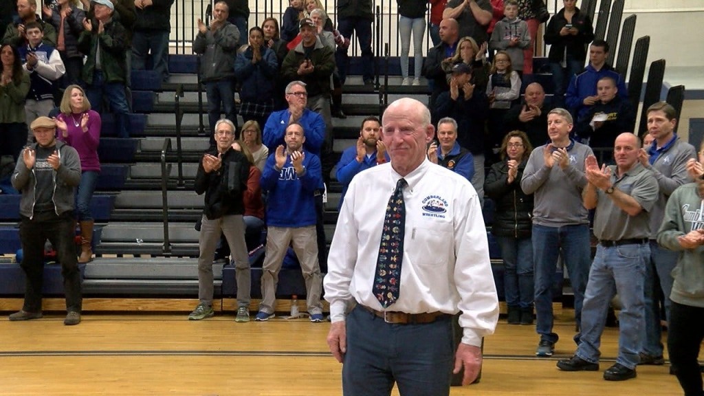 Cumberland Honors Retiring Coach Steve Gordon In Final