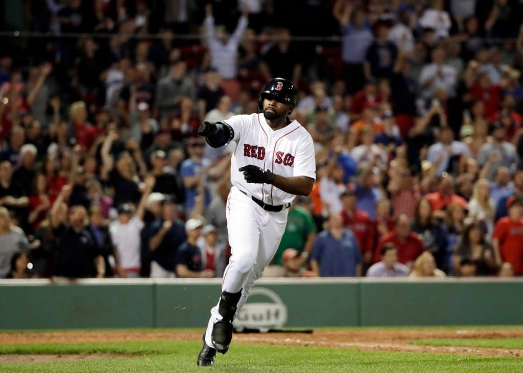 Mookie runs into wall, sprains lower back