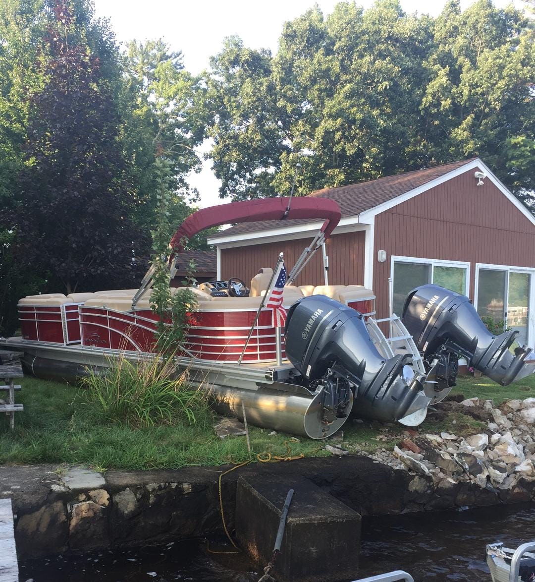 Pontoon boat accident leaves four adults, two children seriously