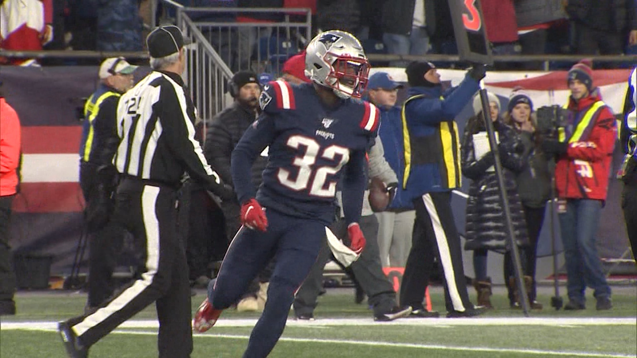 Patriots re-sign Devin McCourty