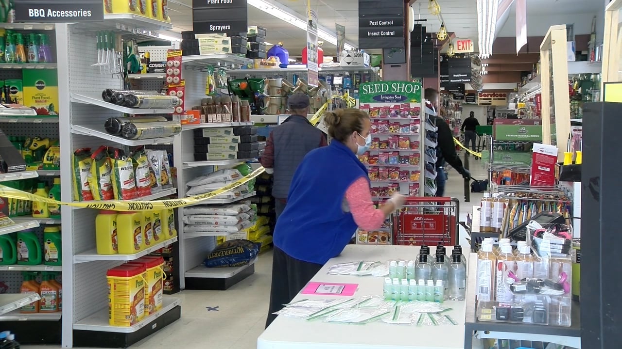 Barrington requiring everyone to wear a mask in public ABC6