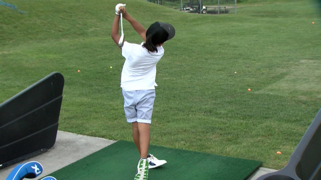 00000729 Button Hole Vo.still001